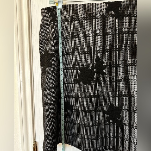 Plus size skirt from Margaret M, size 1X. Cute pattern, pull on style. - Picture 8 of 9